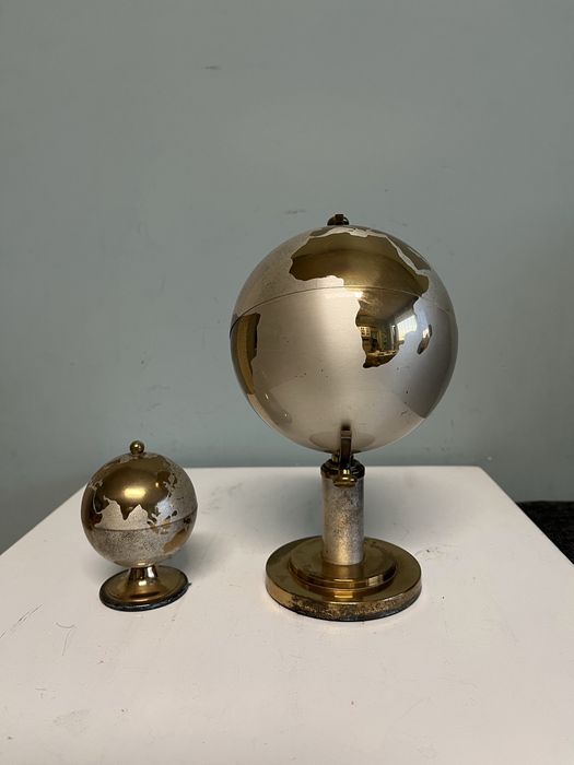 Глобус - диспенсър / 50-те