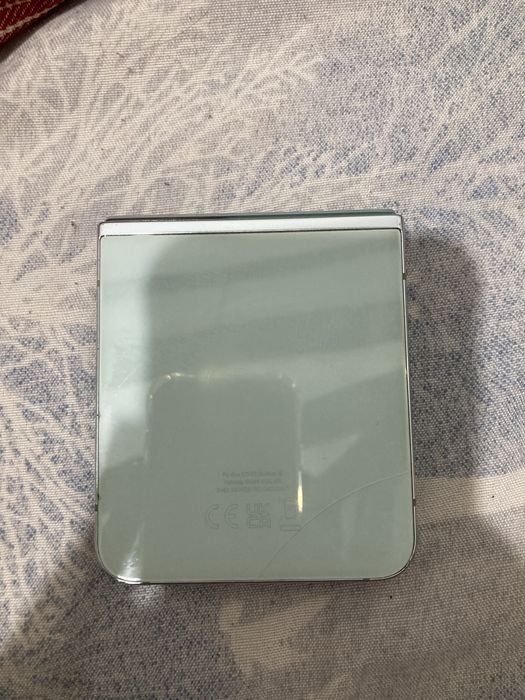 Samsung z flip 5 за части