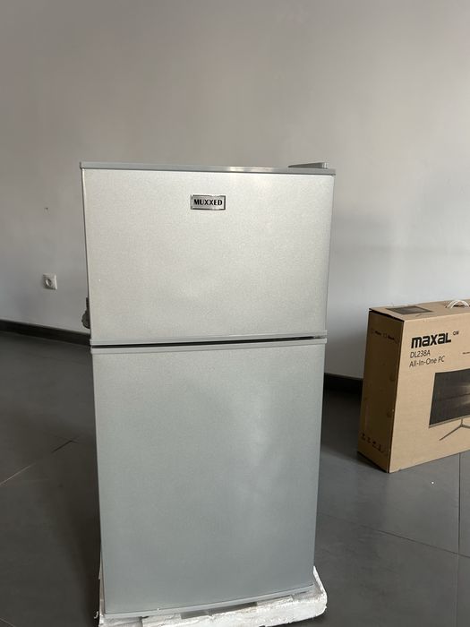 Мини холодильник с морозильной камерой