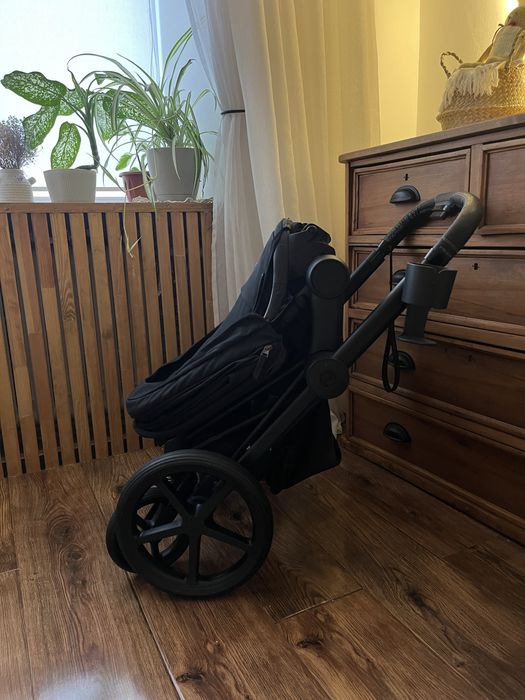коляска Cybex Priam (прогулочный блок и автолюлька)