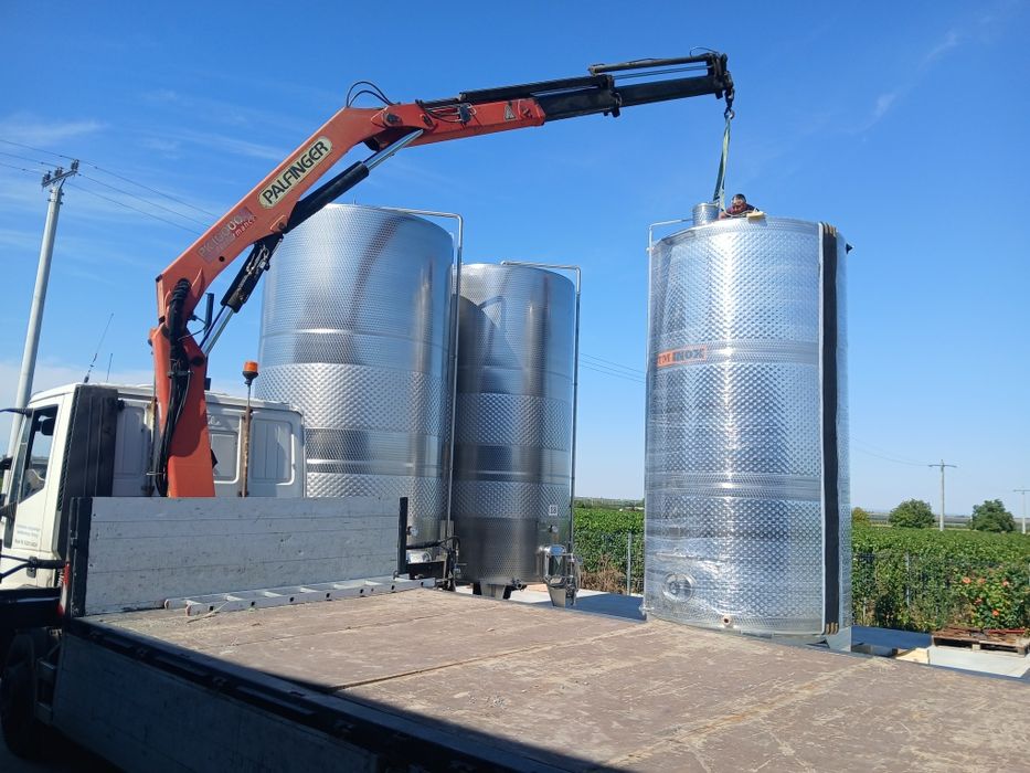 Transport  Camion cu Macara