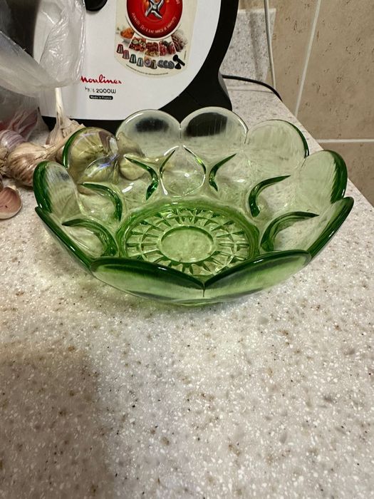 Конфетница СССР из цветного стекла