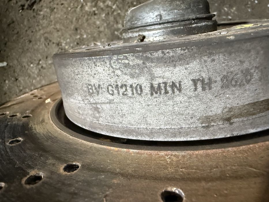 Дисиове и спирачни апарати , носачи и главина за mercedes c220 w204