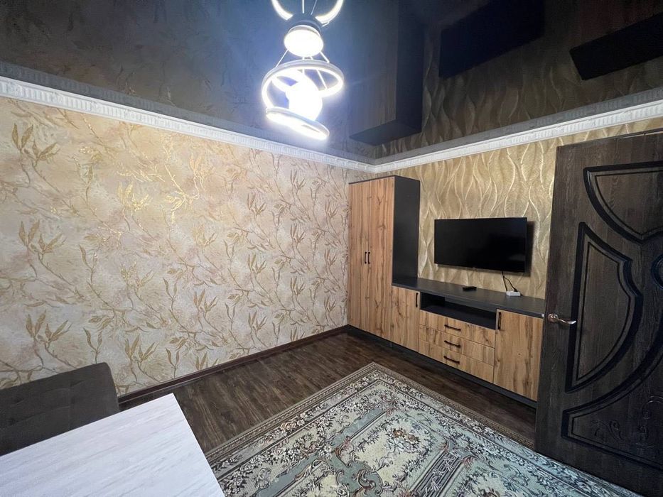 Сдается 1 комнатная квартира 
C обстановкой 
В горде Алмалыке