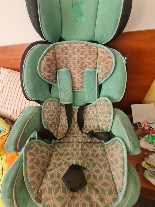 Детска столче седалка за кола Lorelli и основа за детска седалка