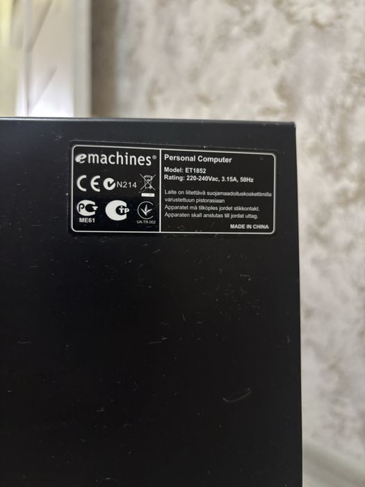 Продаю системный блок eMachines Personal Computer ET1852.