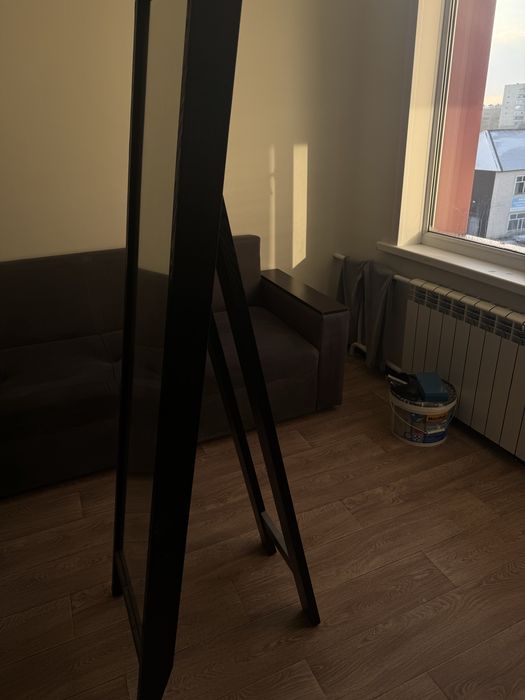 Диван угловой ,зеркала