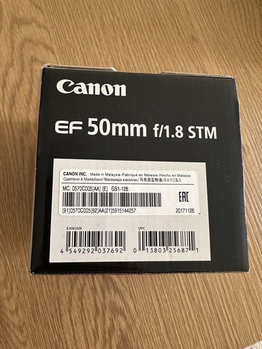 Фотоапарат Canon EOS 1100D