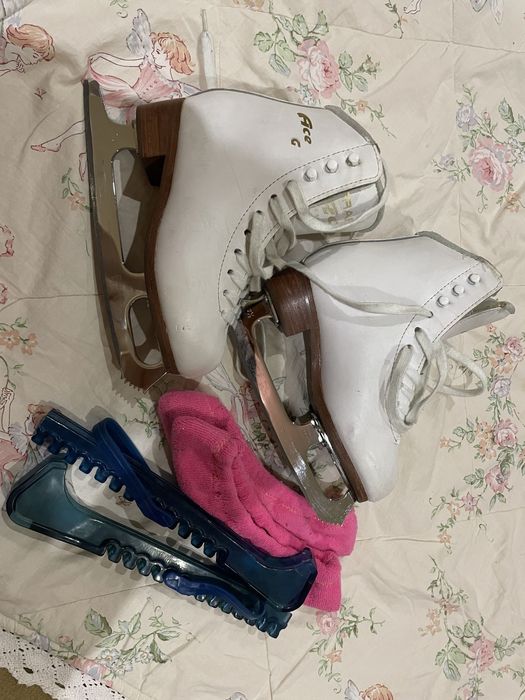 Коньки фигурные детские Graf Ace