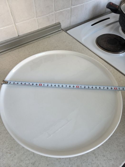 Тортовница фарфоровая .