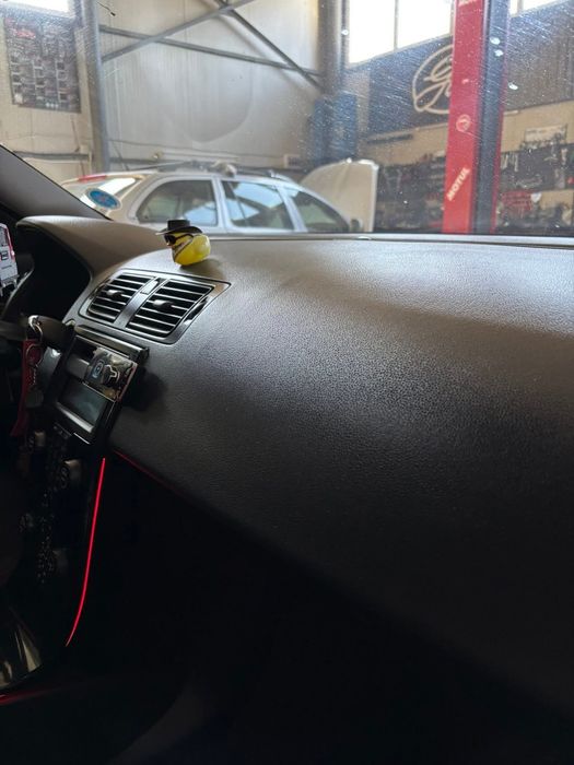 Vând Volvo v50 2.0d