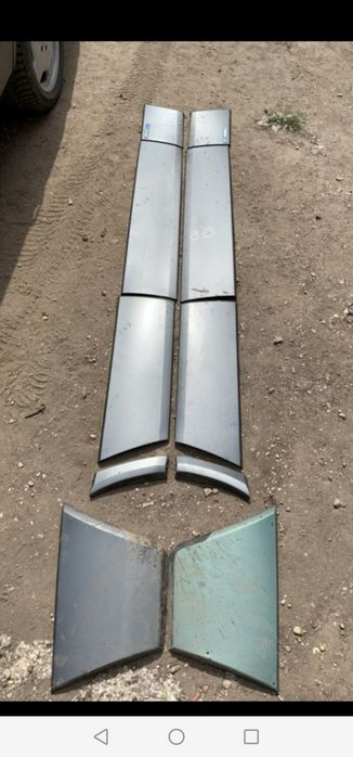 Продам молдинги на Мерседес  190