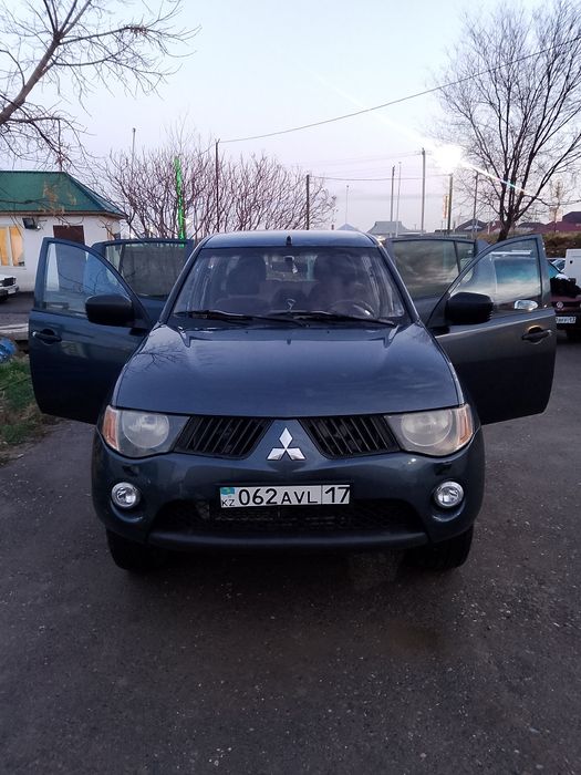 Mitsubishi.  l200