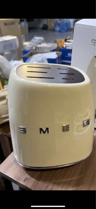 Smeg набор ножей бежевый