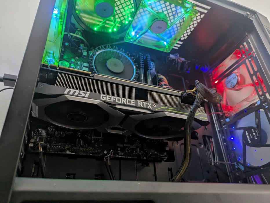 Unitate PC Gaming RTX 2080 TI (Detalii in descrierea anunțului)