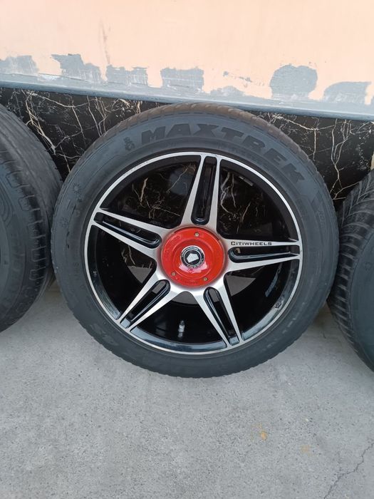 Vossen Diska Balon Sotiladi 215 55 R17 holati yaxshi