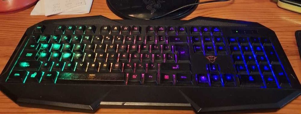 TRUST GXT 830-RW Avonn мембранна клавиатура