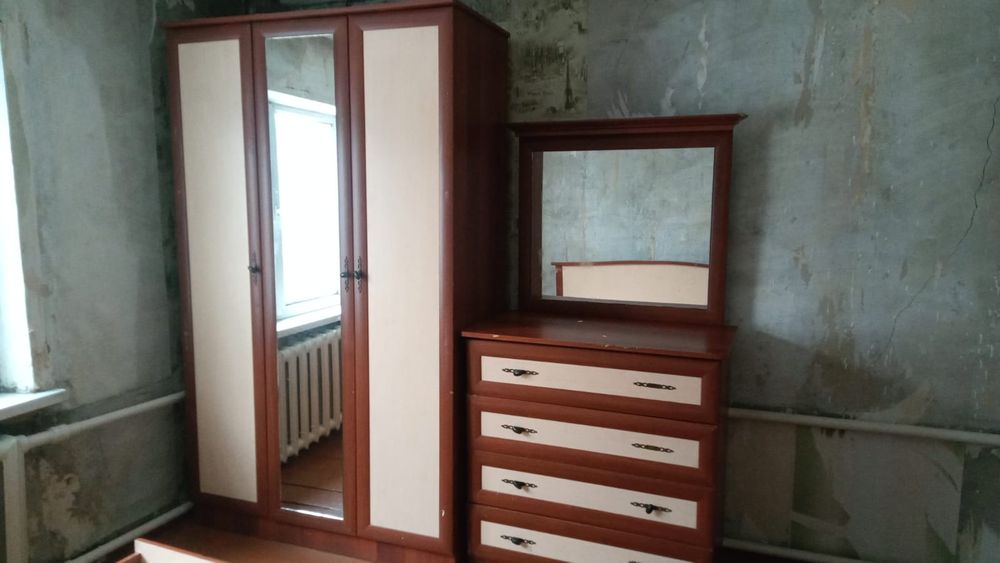 Продам спальный гарнитур