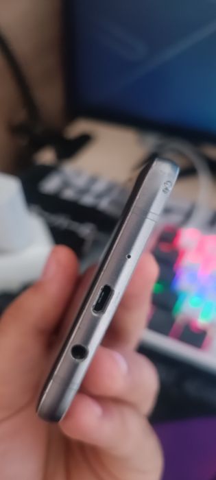 Смартфон Samsung J7 2016