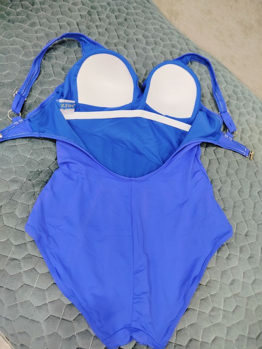 Продам купальники