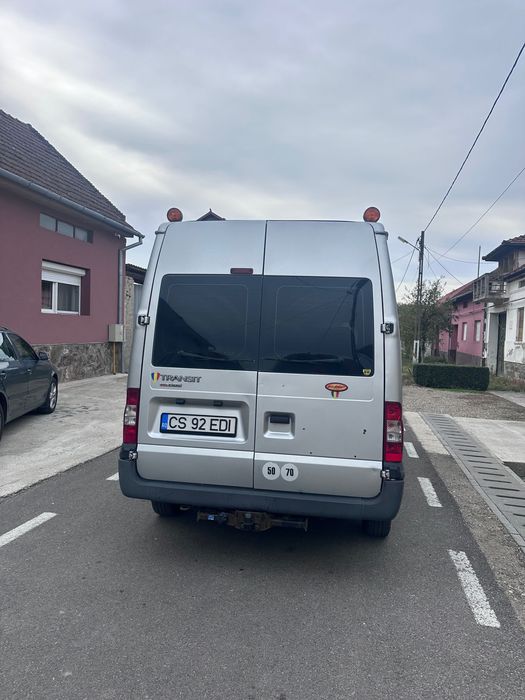 Ford transit 8+1 2010