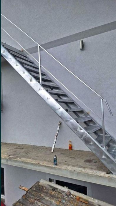 Scară zincată profesională