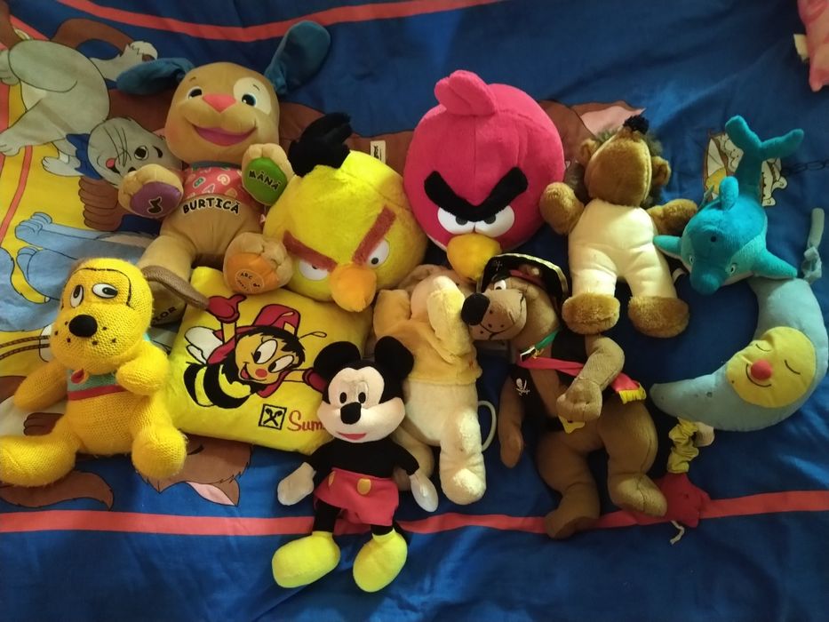 Vând mai multe Pluș uri