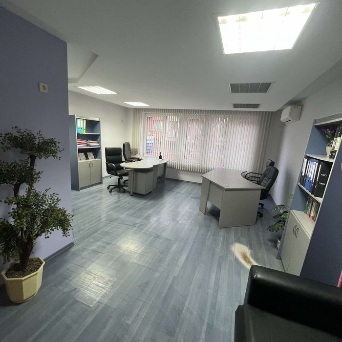 Отдава се офис под наем идеален център