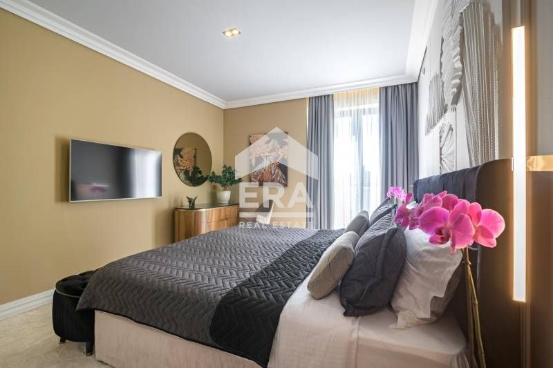 Продава се Двустаен апартамент в к.к. Слънчев ден - 224 кв.м за 3004 €/кв.м - Снимка #4