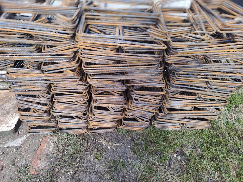 Capre distantiere pentru placa 
15/15/15/6 - 8mm 3 lei bucata
20/20/20