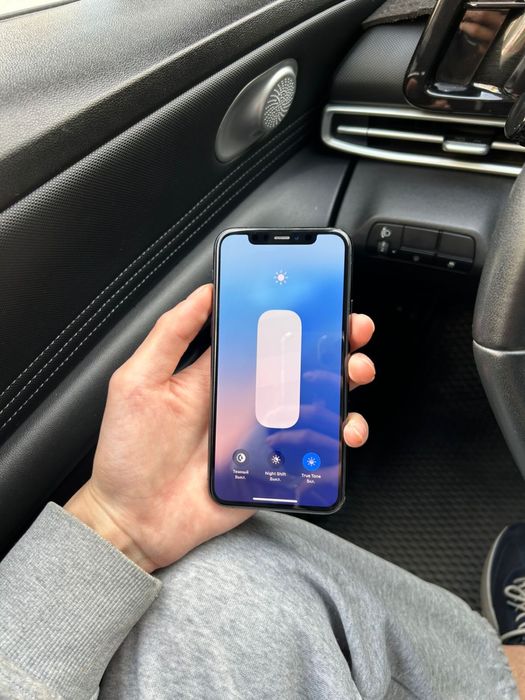 Продам Айфон 11 про 64gb