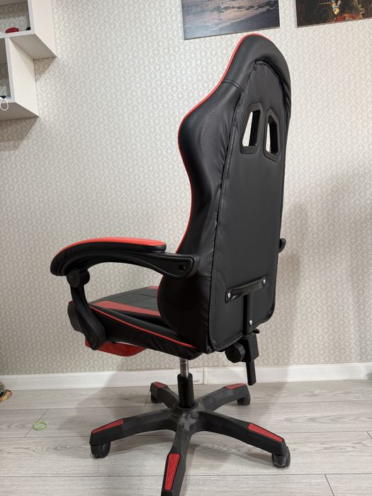 Игровое кресло, красно-черный