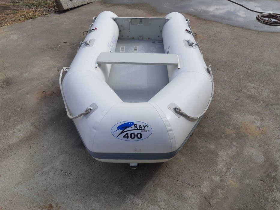 Надуваема лодка 300см