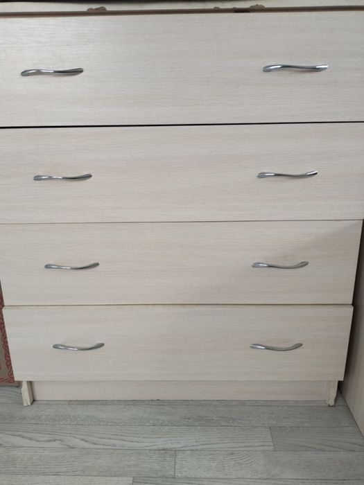 Продам комод  . 2000 тг