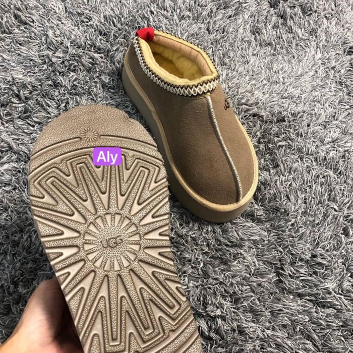 Ugg-uri și  adidasi