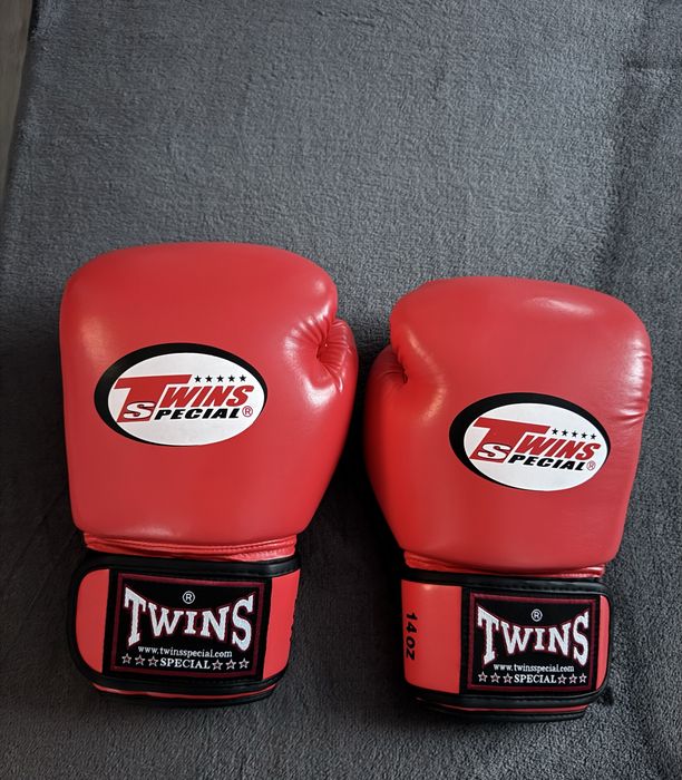 Manusi Box Twins noi