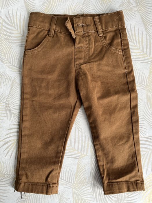 Продам нарядную  одежду комплекты