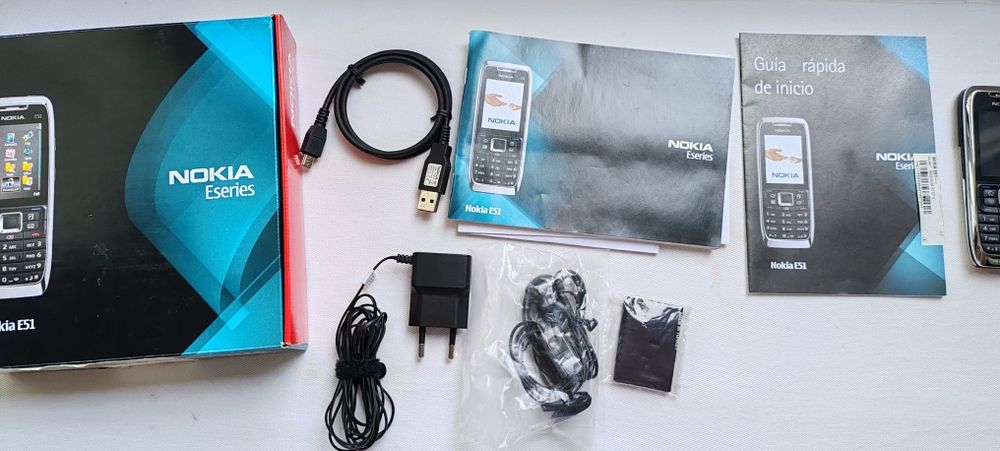 Vand Nokia E 51 Silver