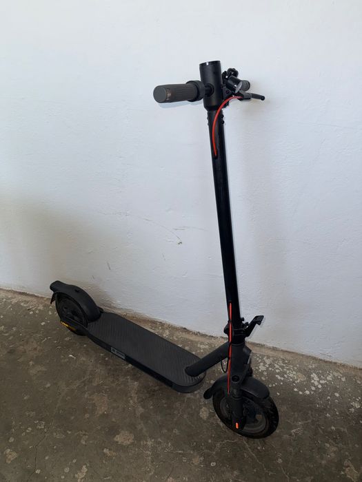 Trotinetă Electrică Xiaomi Scooter Elite – Putere, autonomie și confort