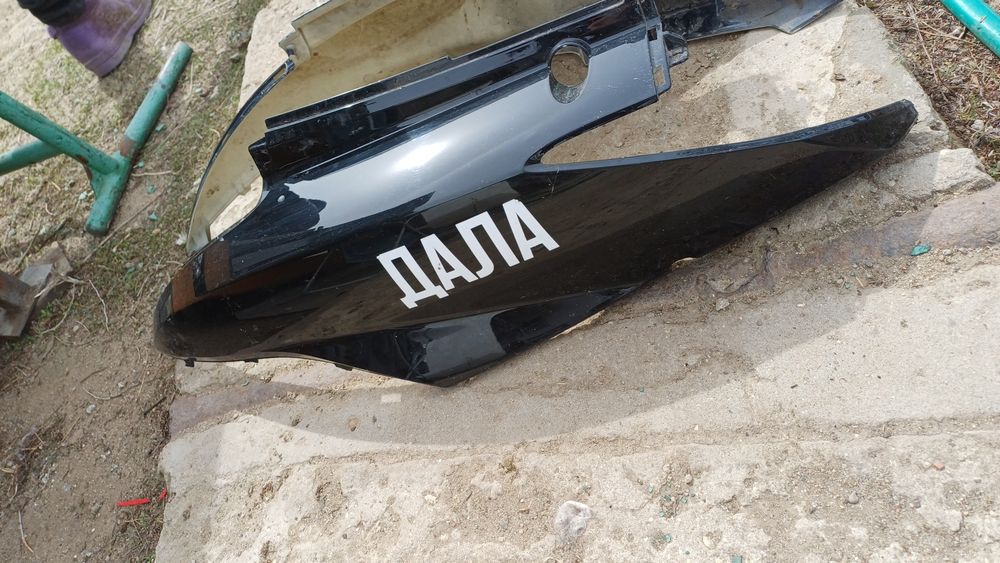 Продам пластик фары и сиденье для м 8 про.