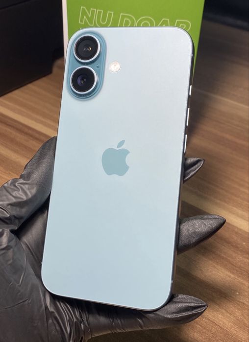 Vand iphone 16 ca nou.