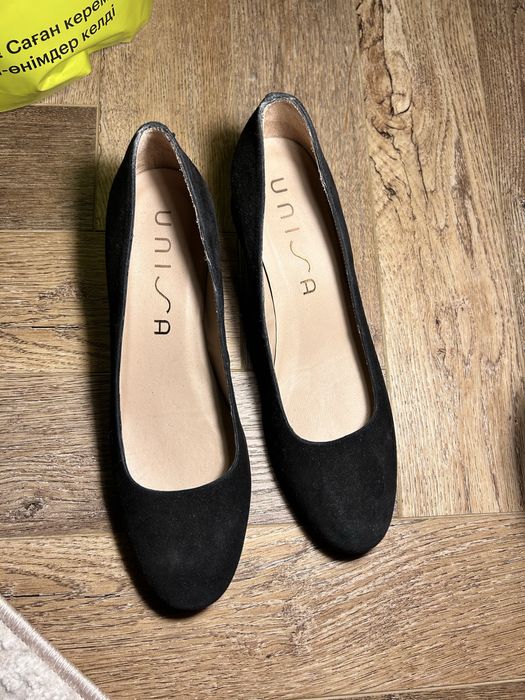 Замшевые туфли Unisa, Испания, 38.5, черные