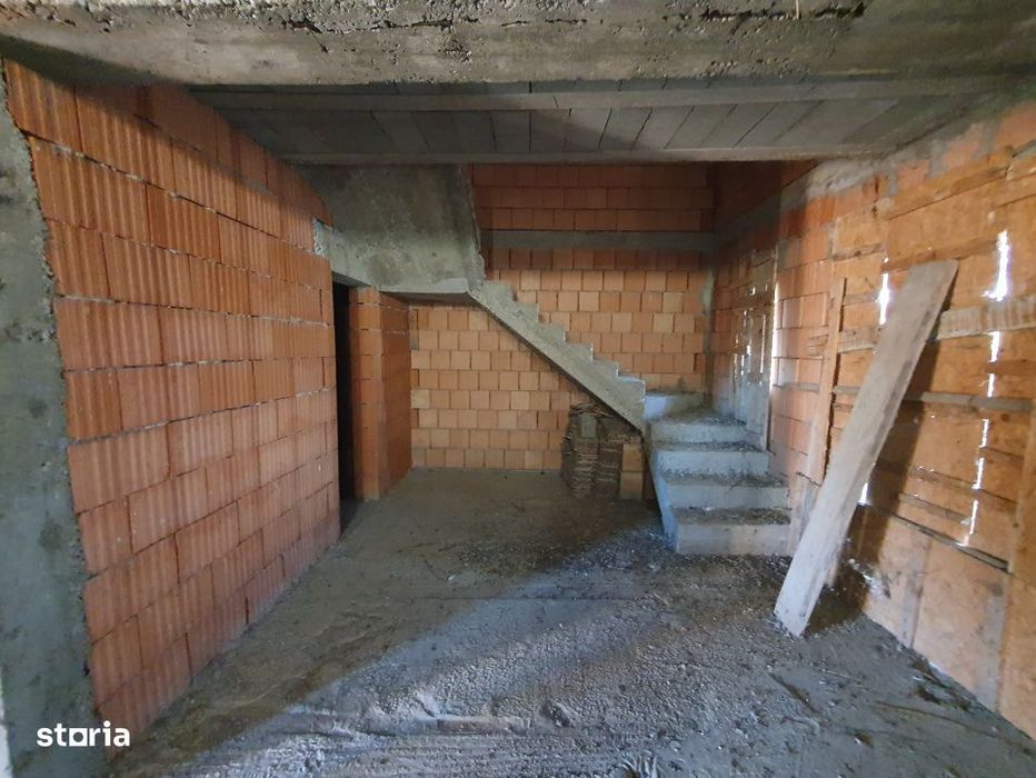 Casa individuala la rosu, intabulata - Uliuc - Sacosu Turcesc
