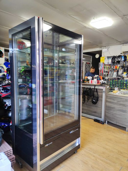 Сладкарска хладилна витрина ISA Cristal Tower