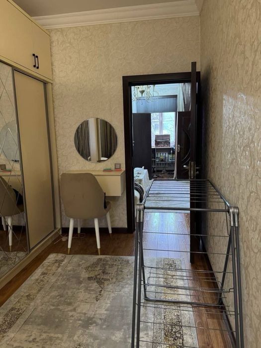 Чиланзар 2  2/4/4. Панель с обстановкой. Ор школа