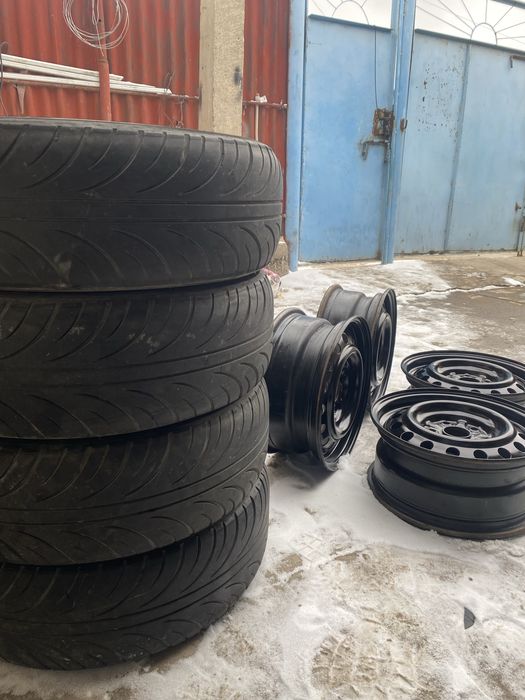 Диск с резиной на 15 размер тойота