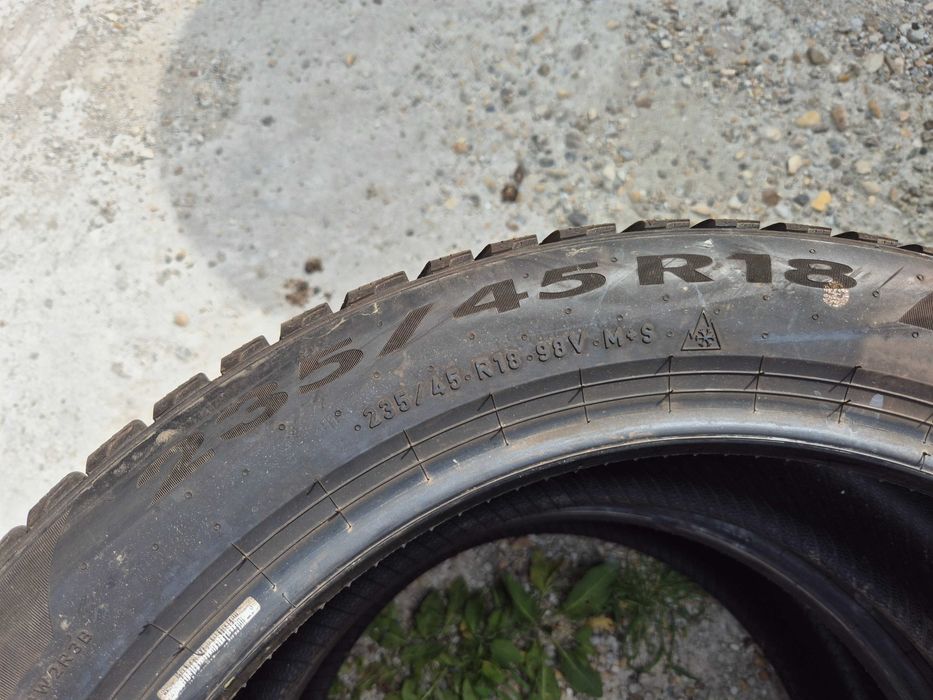 2 Anvelope M+S IARNA - 235/45/18 - PIRELLI Powergy Winter - CA NOI - DOT 2024 !