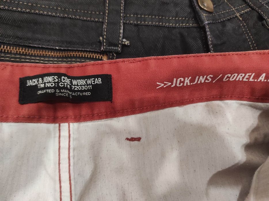 Blugi w 33 h 32 jack & Jones cărămiziu și negru