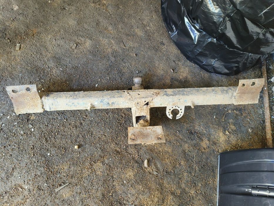 Фаркоп смотрите крепления стоял на пассате