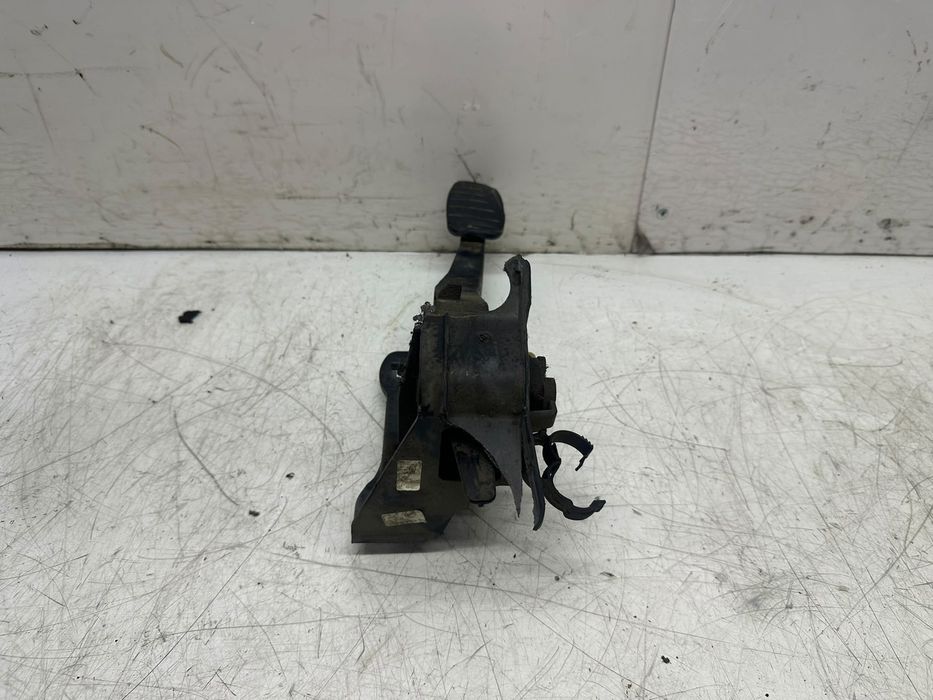 Pedala ambreiaj 465039034r Dacia Logan 2 (2013 - 2016) 1.2 benzina D4F732